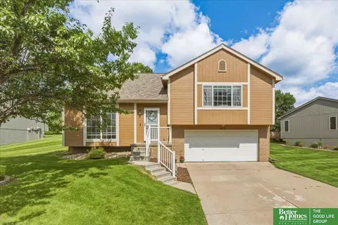 7504 N 77th Ave, Omaha, NE 68122