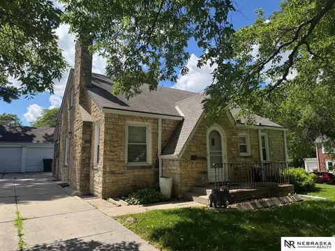 2757 S 16th St, Lincoln, NE 68502
