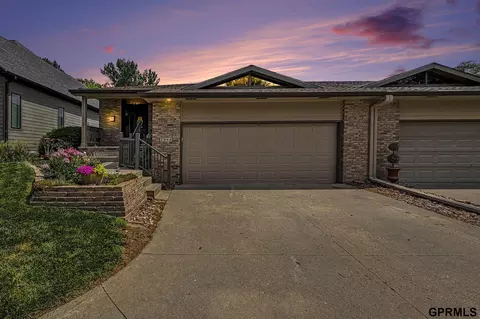 2948 Park Place Dr, Lincoln, NE 68506