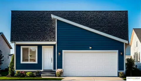 1224 S 14th Cir, Blair, NE 68008