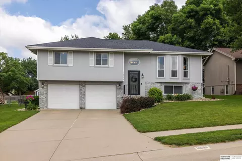 16604 Weir St, Omaha, NE 68135
