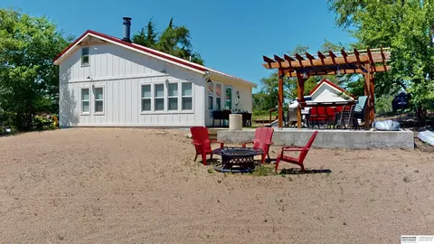 5 Beaver Island Rd, Columbus, NE 68601