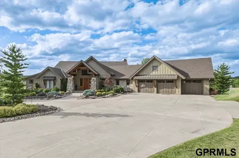 29616 Coldwater Ave, Honey Creek, IA 51542