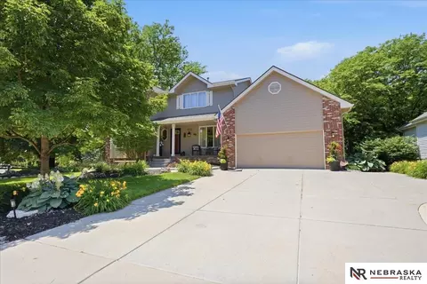 568 S 159th Ave, Omaha, NE 68118