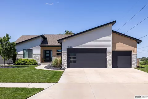 18620 Grand Ave, Elkhorn, NE 68022