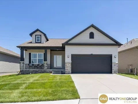 13051 S 49th St, Papillion, NE 68133