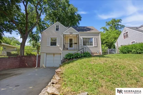 5124 Pierce St, Omaha, NE 68106