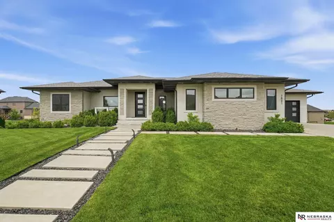 7841 S 97th Bay Bay, Lincoln, NE 68526