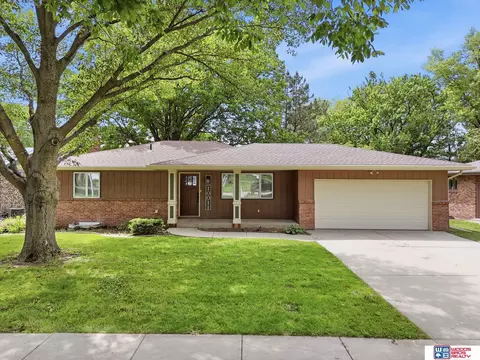 10011 N 143rd St, Waverly, NE 68462