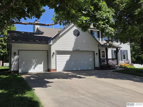 13404 Hillsborough Dr, Omaha, NE 68164