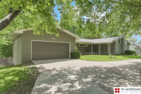 2921 S 104th St, Omaha, NE 68124