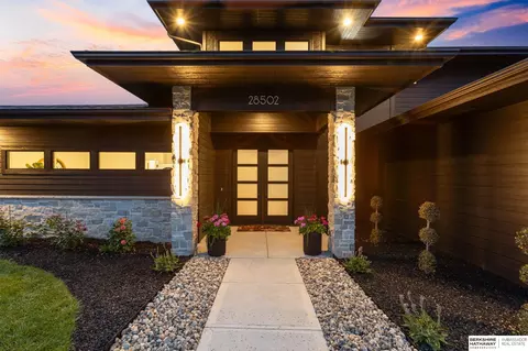 28502 Jessie Cir, Valley, NE 68064