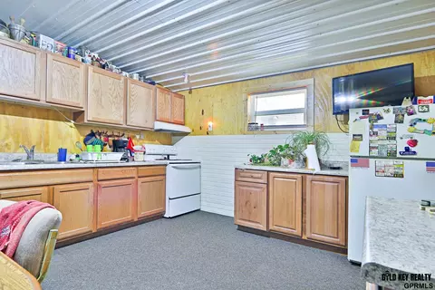 Kitchen - 72873 620 Ave, Tecumseh, NE 68450 photo 1 of 2