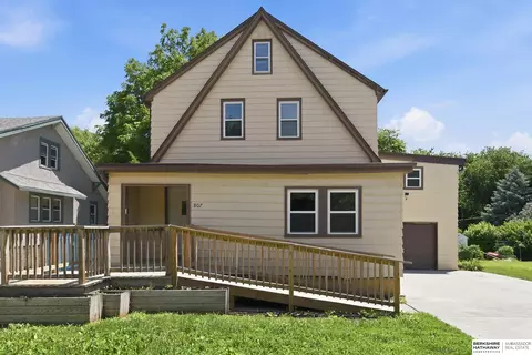 807 N 49th St, Omaha, NE 68132