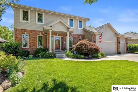 913 Woodland Ave, Papillion, NE 68046