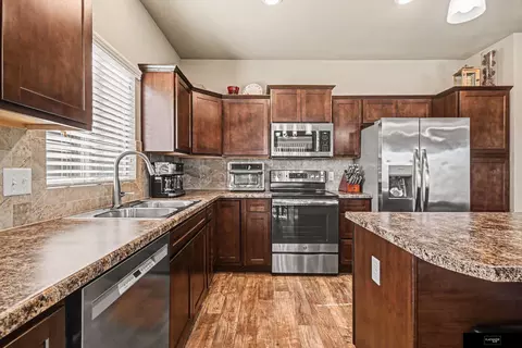 Kitchen - 18907 Briar St, Omaha, NE 68136 photo 5 of 5