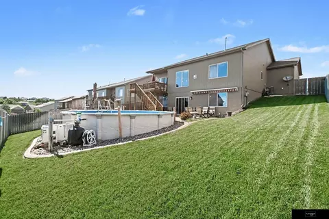 Exterior - 18907 Briar St, Omaha, NE 68136 photo 10 of 10