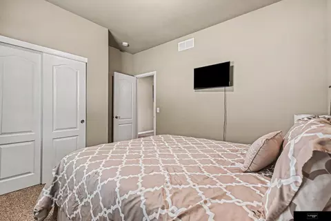 Bedroom - 18907 Briar St, Omaha, NE 68136 photo 4 of 5