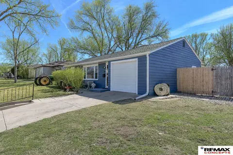 Exterior - 1309 Grant St, Beatrice, NE 68310 photo 3 of 5