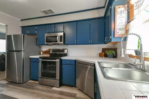 Kitchen - 1309 Grant St, Beatrice, NE 68310 photo 3 of 4