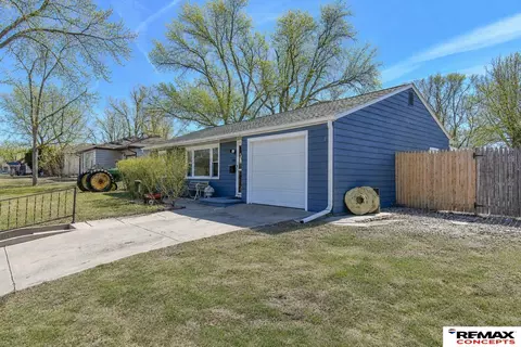 Exterior - 1309 Grant St, Beatrice, NE 68310 photo 5 of 5