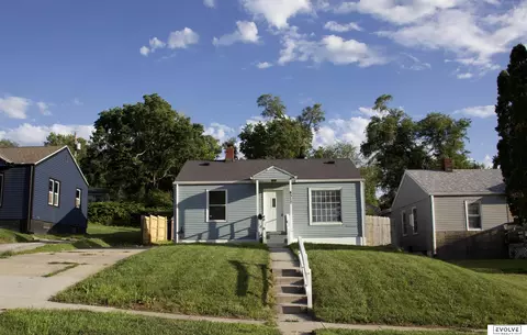 4317 Pratt St, Omaha, NE 68111