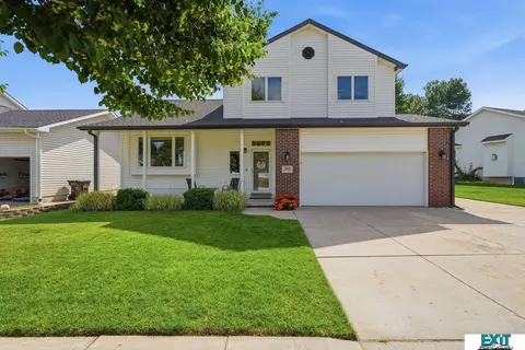 5421 W Brixton Dr, Lincoln, NE 68521