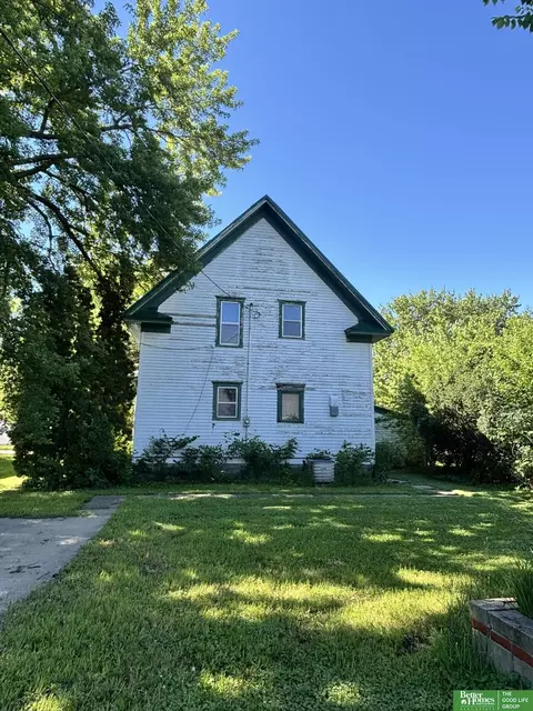 Exterior - 105 E 5 St, Stromsburg, NE 68666 photo 2 of 4