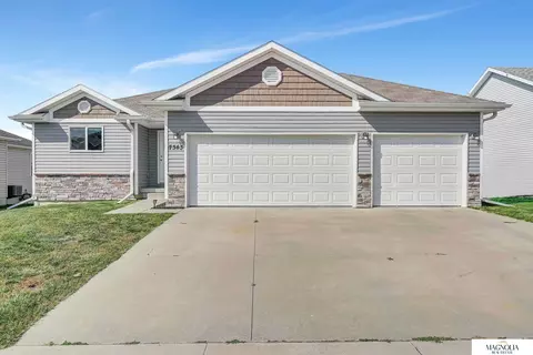 7343 N 19 St, Lincoln, NE 68521