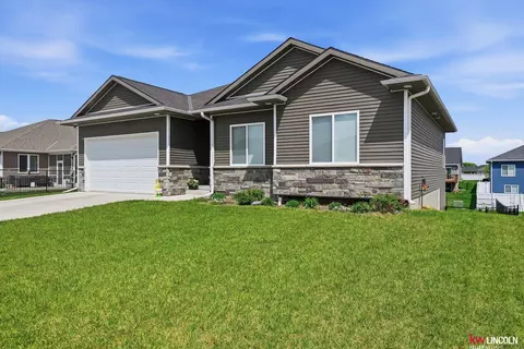 7420 N 49 St, Lincoln, NE 68514