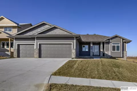 20820 Kansas Ave, Elkhorn, NE 68022