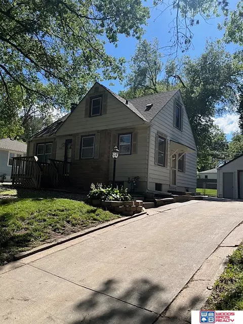 2311 S 37th St, Lincoln, NE 68506