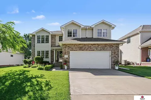 8221 Katrina Ln, Lincoln, NE 68512