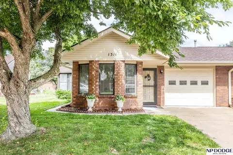 1311 Silver Ridge Rd #52, Lincoln, NE 68510