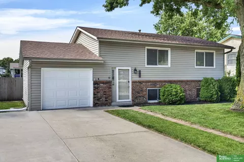 5705 Ogden St, Omaha, NE 68104