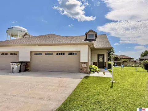 2081 Meadow Ln, Seward, NE 68434
