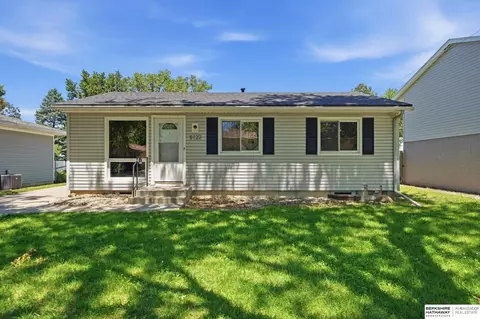 5122 Martin St, Lincoln, NE 68504