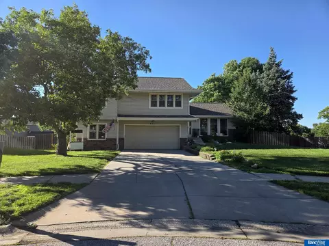 6111 Tennyson Cir, Lincoln, NE 68516