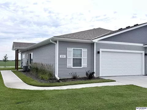 2114 Aaron Way, Fremont, NE 68025