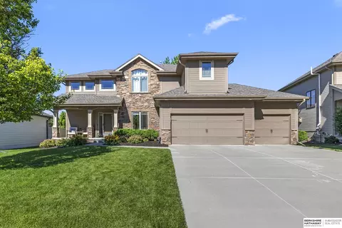 720 S 200th St, Elkhorn, NE 68022