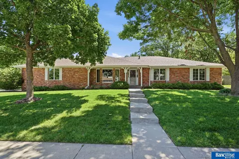 5800 S 72nd St, Lincoln, NE 68516