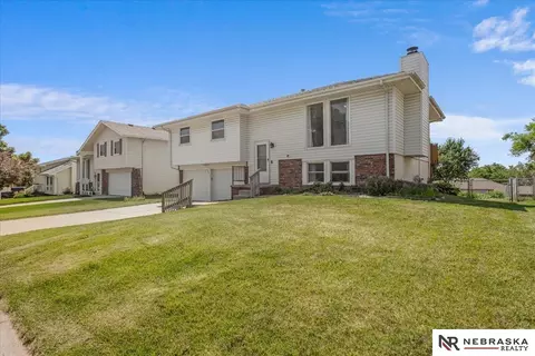 6612 S 108 Ave, Omaha, NE 68137