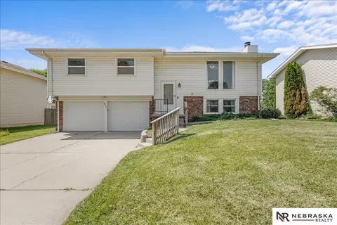 6612 S 108 Ave, Omaha, NE 68137
