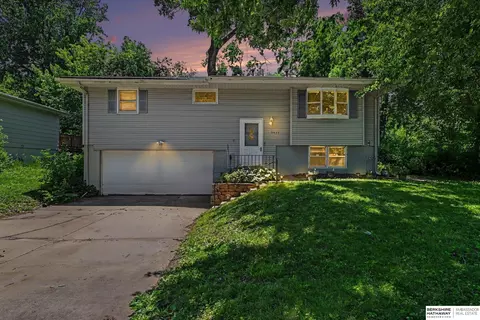 9435 Ohio St, Omaha, NE 68134