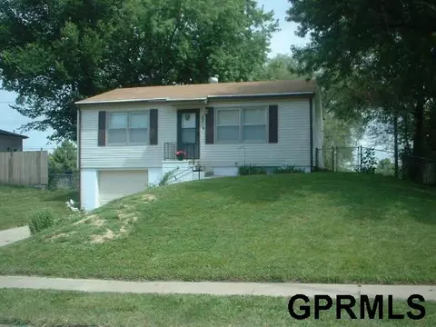 2314 Emiline St, Bellevue, NE 68147