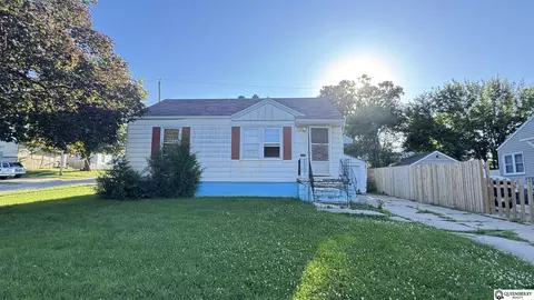 4916 S 41 St, Omaha, NE 68107