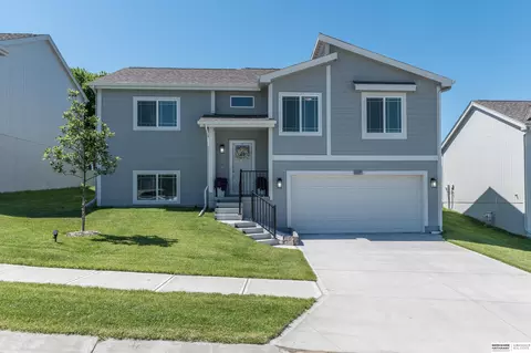 11117 Craig St, Omaha, NE 68142