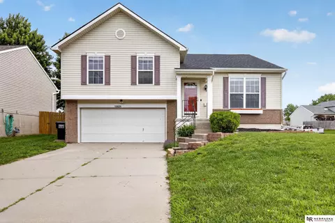 19604 V St, Omaha, NE 68135