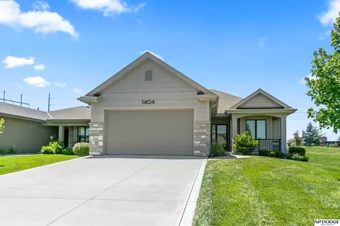 1404 S 200 Avenue Cir, Omaha, NE 68130