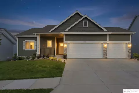5520 N 181st St, Elkhorn, NE 68022